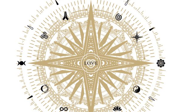 Ein von einem goldenen Kompass inspiriertes Design aus The Book of Rituals, das für ein gefühlvolles Leben mit LIEBE im Mittelpunkt steht.